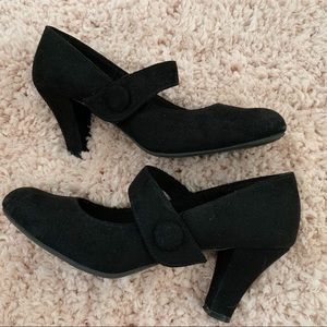 American Eagle (By PayLess) Strapped Black Heels